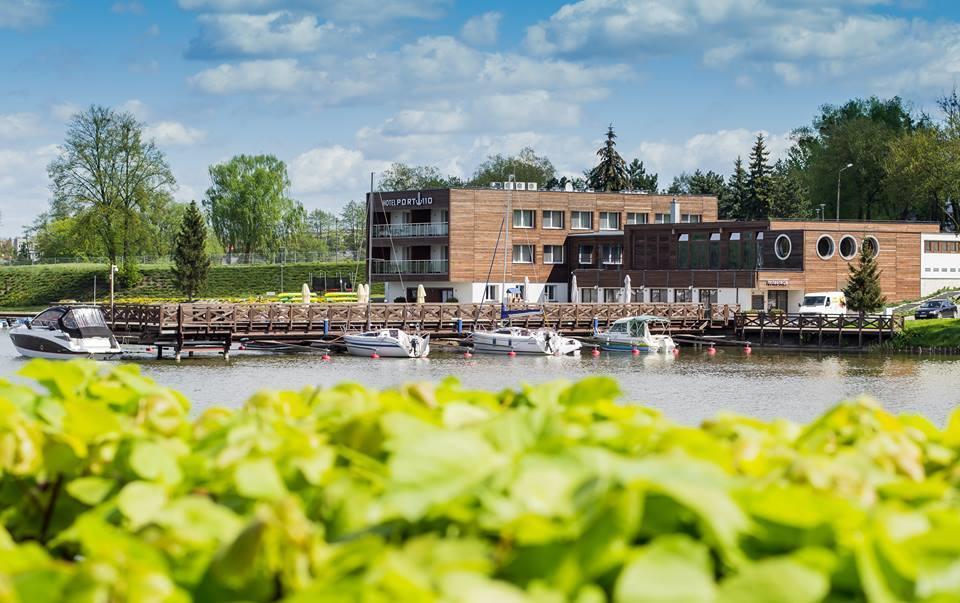 Hotel Port 110 Ілава Екстер'єр фото